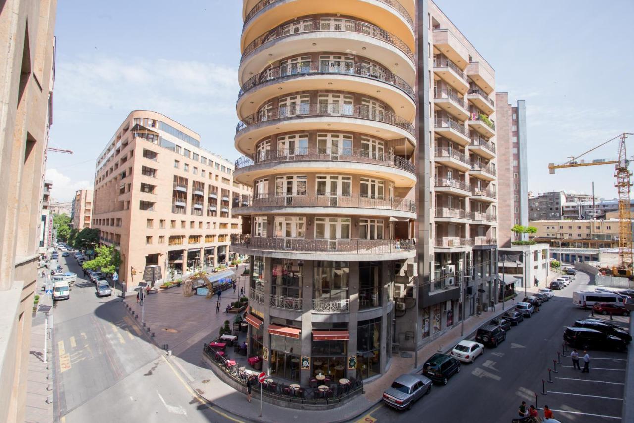 Avenue Residence By Ay North Avenue 耶烈万 外观 照片
